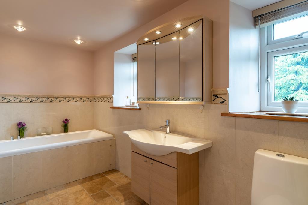 Master En-Suite