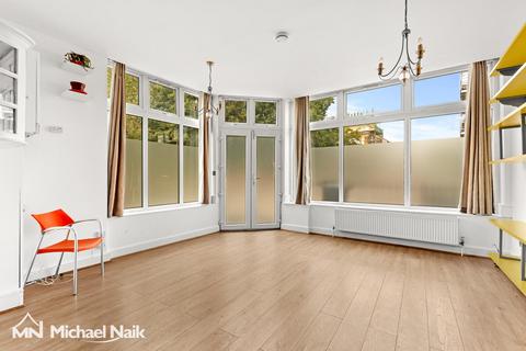 2 bedroom flat for sale, 2 Nevill Road, London N16