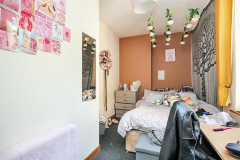 5 bedroom maisonette to rent, Stratford Road, Newcastle Upon Tyne NE6