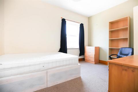 6 bedroom maisonette to rent, Stratford Road, Newcastle Upon Tyne NE6