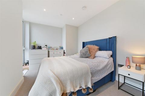 1 bedroom flat for sale, Greyhound Parade, London SW17