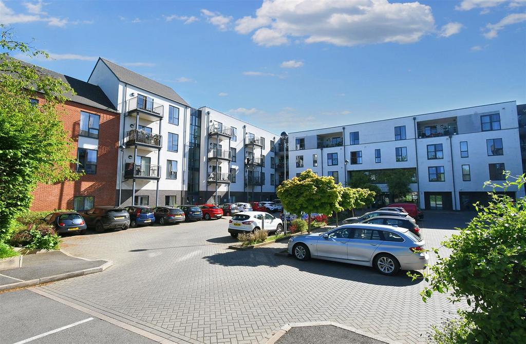 Queensway, Leamington Spa 2 bed retirement property for sale £225,000