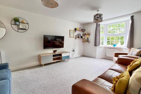 3 Bond Close, Leonard Stanley, Stonehouse, GL10 3GQ