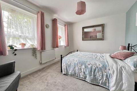 3 Bond Close, Leonard Stanley, Stonehouse, GL10 3GQ