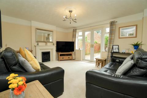 10 Church Close, Tollerton, York, YO61 1QS