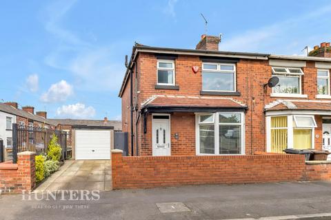 3 bedroom end of terrace house for sale, Keswick Avenue, Oldham