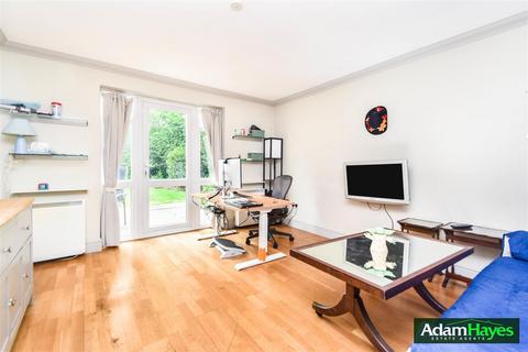 2 bedroom apartment to rent, Oakridge Drive, East Finchley N2