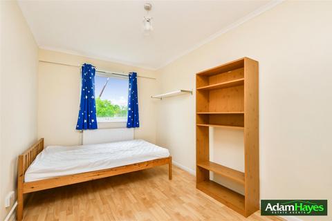 3 bedroom apartment for sale, High Road, London N2