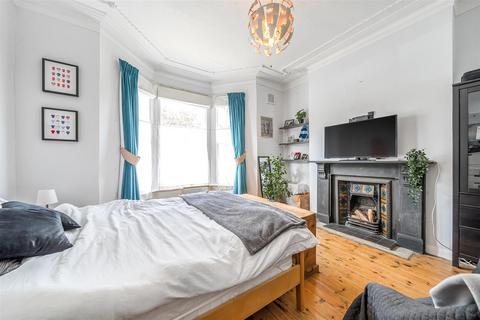 2 bedroom flat for sale, Saltram Crescent, London, W9