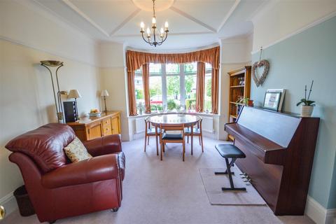 38 Hemper Lane, Sheffield, S8 7FD