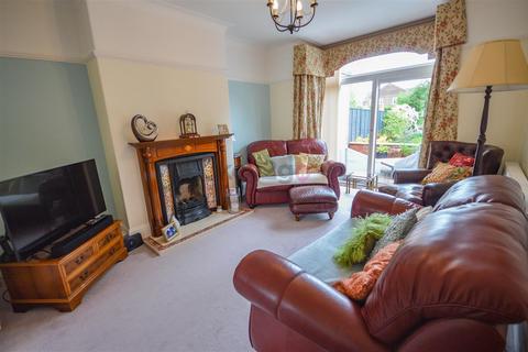 38 Hemper Lane, Sheffield, S8 7FD