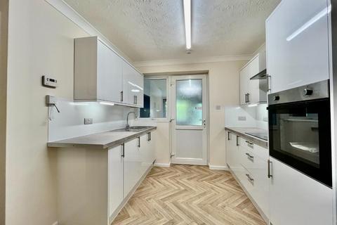 3 bedroom semi-detached bungalow to rent, Rookery Drove, Bury St. Edmunds IP28