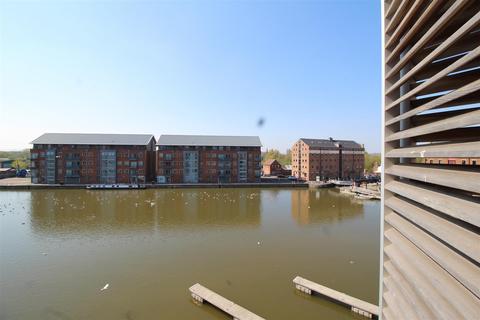 undefined, Merchants Quay, Gloucester Docks
