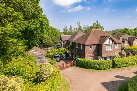 4 bedroom detached house for sale, Wintons Close, Burgess Hill