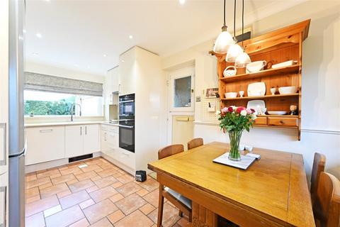 4 bedroom detached house for sale, Gainsborough Road, Dronfield