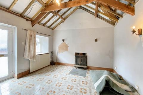 1 bedroom cottage for sale, Lower Lamphey Road, Pembroke