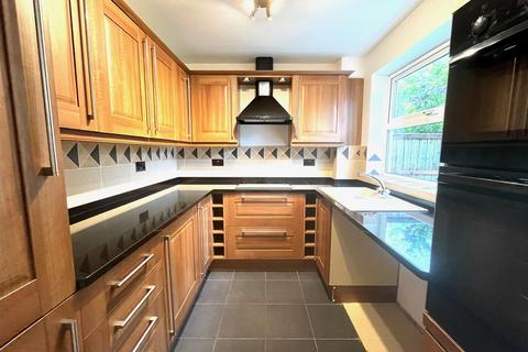 11 Aston Close, Little Haywood, Stafford, ST18 0YN