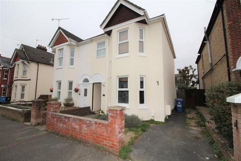 4 bedroom semi-detached house to rent, 10 St Margarets Road
