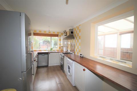 4 bedroom semi-detached house to rent, 10 St Margarets Road