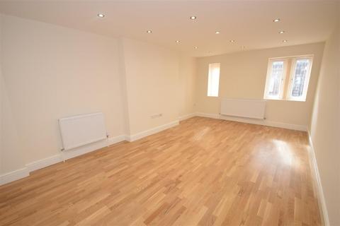 1 bedroom flat to rent, High Street New Malden Surrey