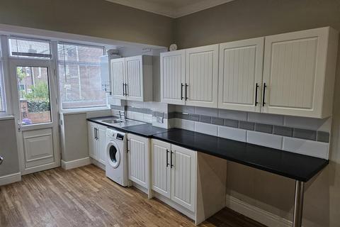 3 bedroom terraced house to rent, Great Lime Road, Newcastle Upon Tyne