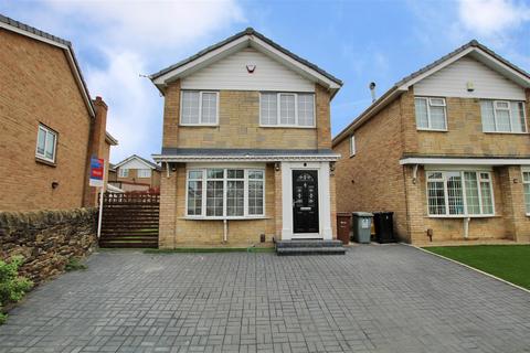 3 bedroom detached house to rent, Lawns Square, New Farnley, Leeds