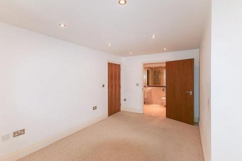 1 bedroom flat to rent, Avenue Road, Brentwood