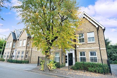 1 bedroom flat to rent, Avenue Road, Brentwood