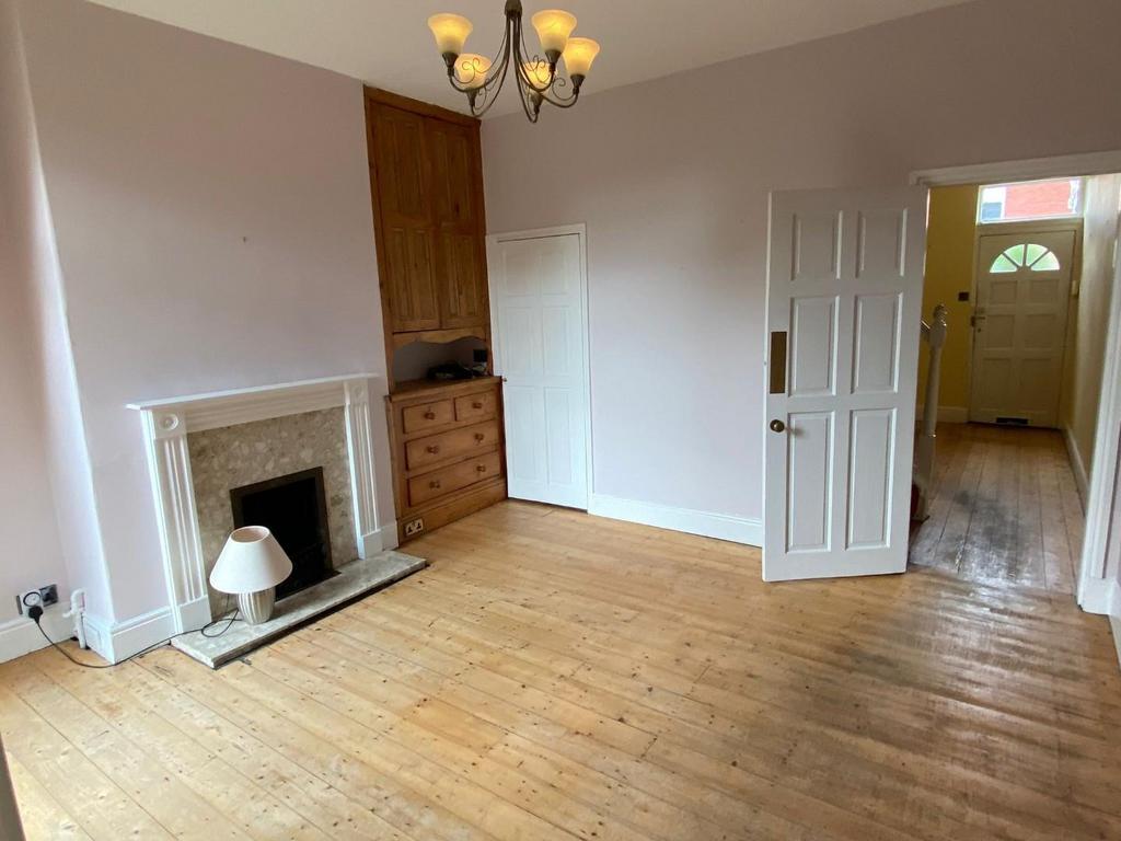 Dining room 1.jpg