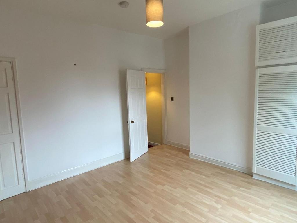 Bedroom 1 2.jpg