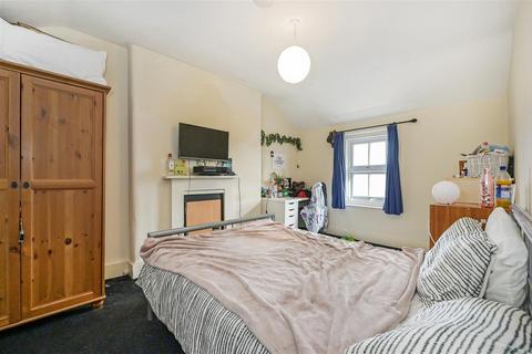 1 bedroom house to rent, Shaftesbury Road, Southsea