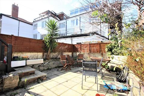 1 bedroom house to rent, Shaftesbury Road, Southsea