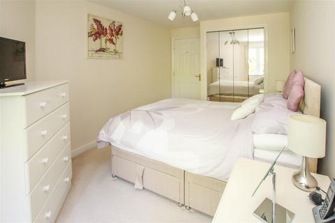 1 bedroom retirement property for sale, Junction Road, Warley, Brentwood