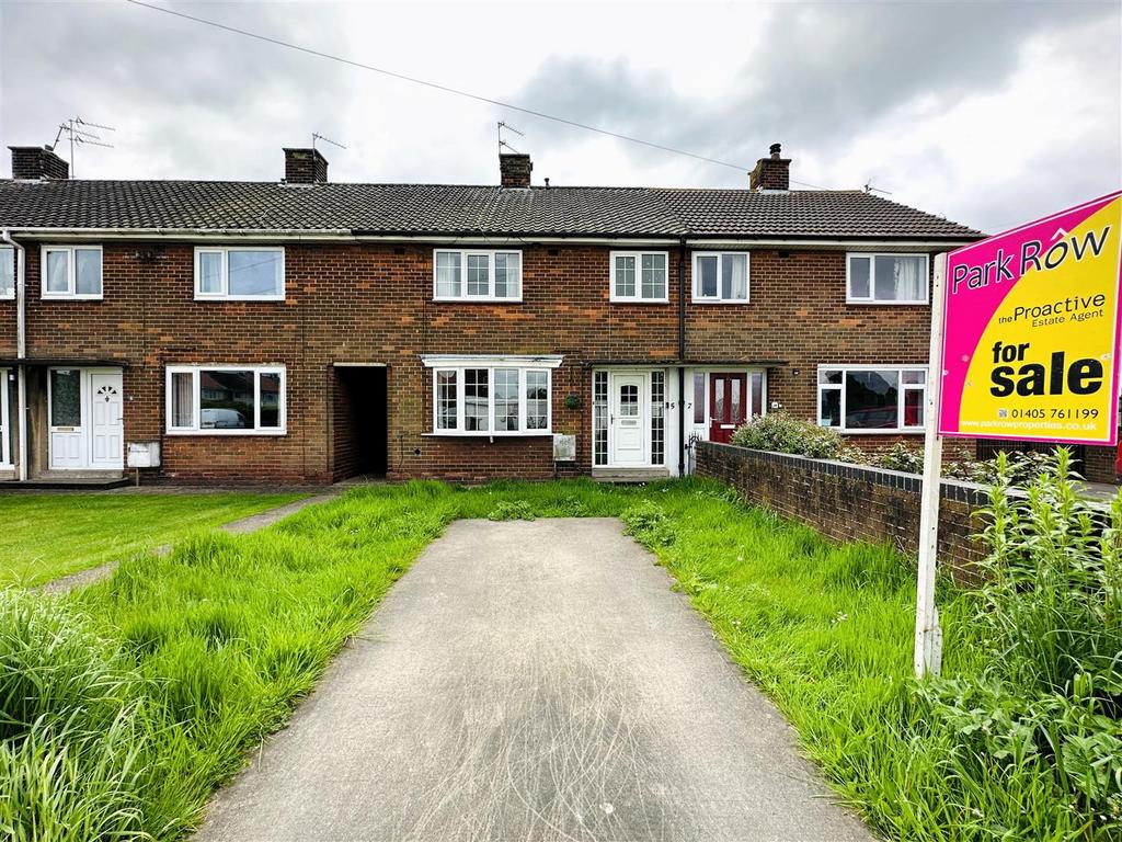 Westfield Close, Rawcliffe, Goole 3 bed terraced house for sale £140,000