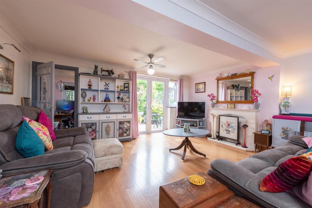 Living/Dining Room