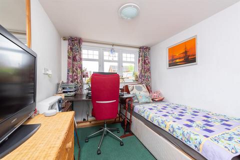 30 Bartok Close, Basingstoke, RG22 4DT