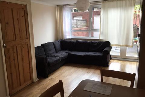 2 bedroom flat for sale, 2 Bedroom Patio Garden Maisonette for Sale in N7 area