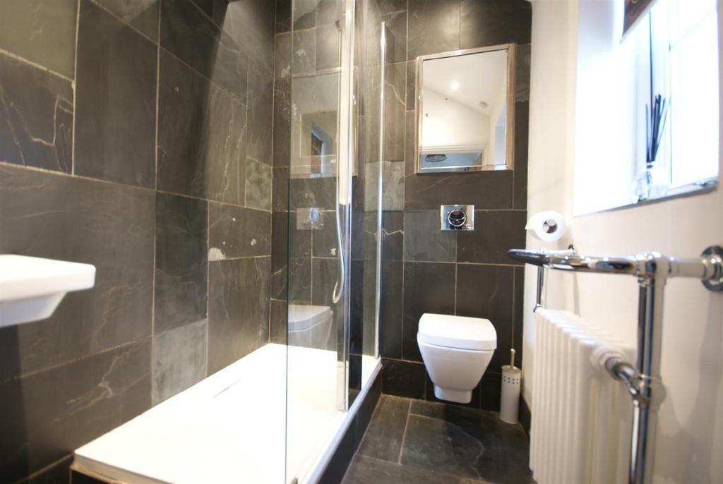 Flat 4   Shower Room