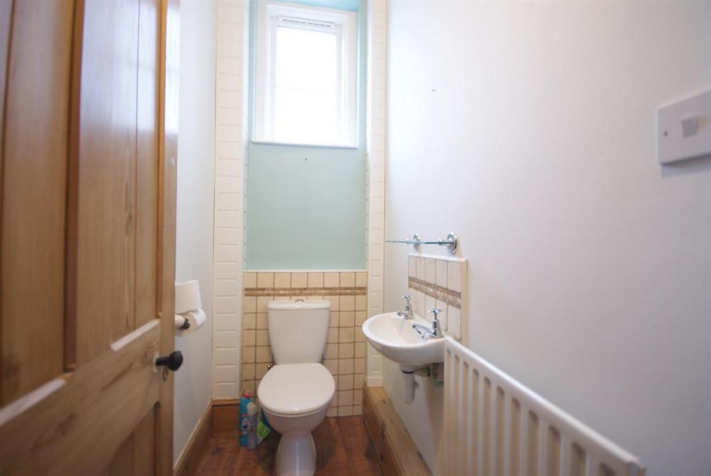Flat 4 - WC