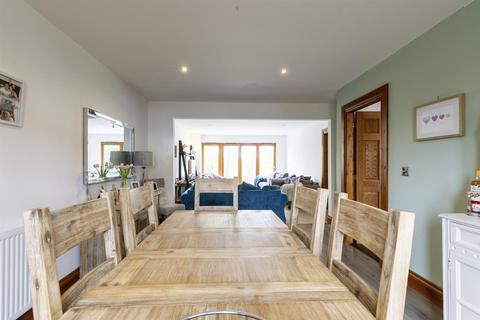 Deuchar Lodge Cambusburn Road, Guildtown, Perth, PH2 6BZ