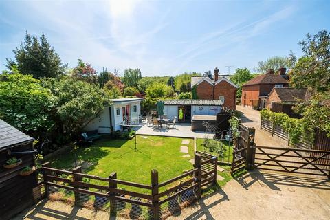 2 bedroom semi-detached house for sale, Plum Pudding Lane, Dargate Nr Faversham ME13