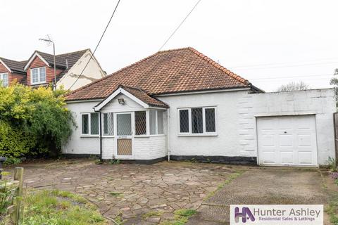 3 bedroom detached bungalow for sale, Coppermill Road, Wraysbury TW19