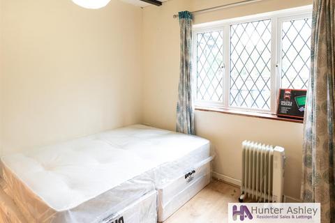 10 Coppermill Road, Wraysbury, Staines-upon-thames, TW19 5NT