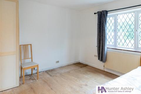 10 Coppermill Road, Wraysbury, Staines-upon-thames, TW19 5NT