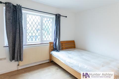 10 Coppermill Road, Wraysbury, Staines-upon-thames, TW19 5NT