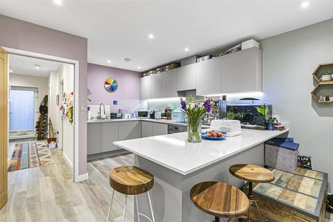 14 Coldhams Place, Cambridge, CB1 3HE