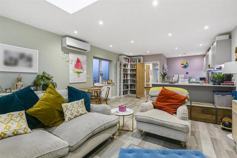 14 Coldhams Place, Cambridge, CB1 3HE