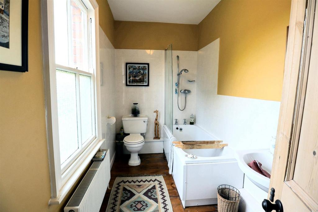 Bathroom.jpg