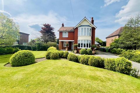 4 bedroom detached house for sale, Crewe Road, Sandbach CW11