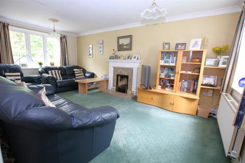 12 Bourton Close, Northampton, NN4 9YT